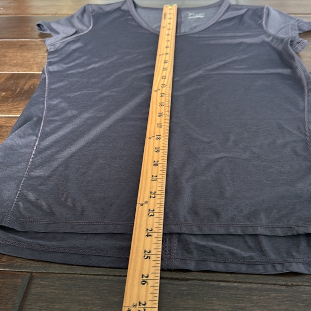 ๐3/$15 Old Navy Active Go-Dry Women's T-Shirt - Picture 9 of 9